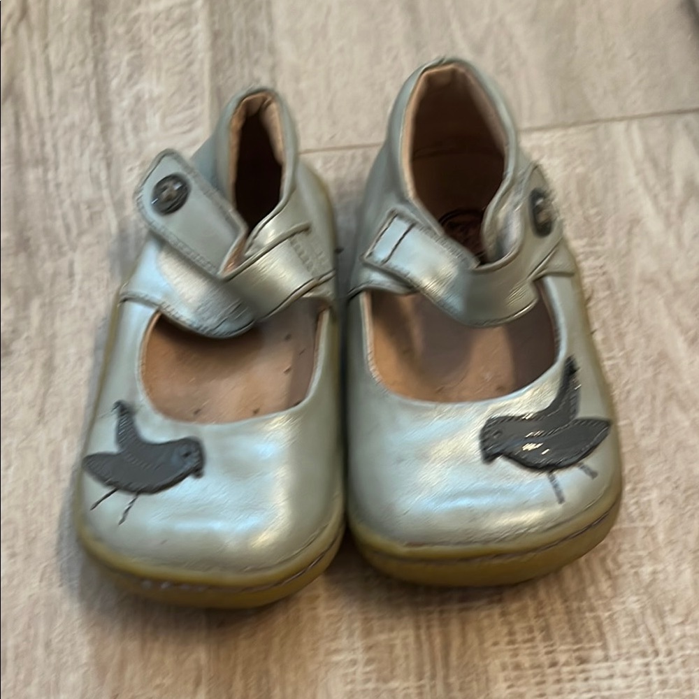 Livid and Luca Kids Silver Mary Jane Shoes with Bird Design